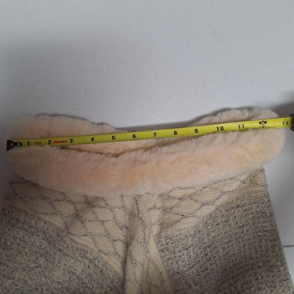 Anthropologie Do Everything In Love Poncho One‎ Size Faux Fur Collar Knit Fringe - Picture 5 of 13